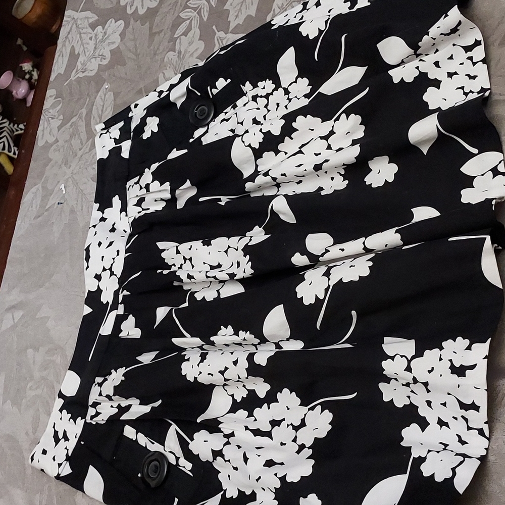 Cato Black and white floral skirt